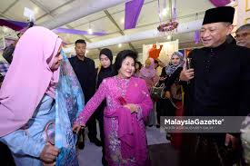 Spm 2017 bingkisan negeri sembilan sambutan deepavali 18 okt 2017. Ds Rosmah Mansor Rasmi Hari Kraf Kebangsaan 2017