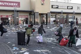 Eleven people have been killed in a stampede during the looting of a shopping mall in the south african province of gauteng, as a wave of violent protests against the incarceration of former president jacob zuma grips the country, media reported on tuesday. Srxgwz4bicpmvm