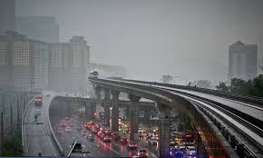 * musim hujan berselimut duka. Kenali 6 Langkah Langkah Keselamatan Ketika Musim Hujan Salaam