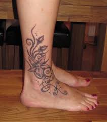 Idee für kleines tattoo am knöchel. Lederlilly Kleine Stichelei Kal Tattoos Von Tattoo Bewertung De