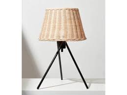 Bronze table lamp with natural linen shade. 1eki1epjiwmwlm