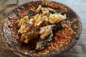Nasi yang digoreng bersama kicap dan ramuan lain mengikut selera senang disediakan dan tidak memerlukan lauk tambahan. 7 Warung Nasi Belut Paling Enak Di Surabaya Siap Goyang Lidah