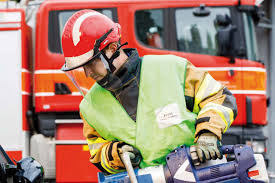 Последние твиты от bomberos (@bomberos). Mejora En Casco De Bombero Proteccion Ante Vehiculos Electrico Hibridos