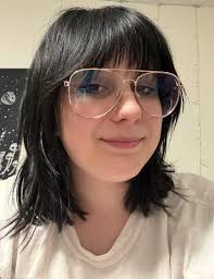 Hi! My name is Natalie and I am currently looking for a roommate in  Kriesher Ashley. I currently have a larger-than-usual double room to  myself, but I have the opportunity to welcome