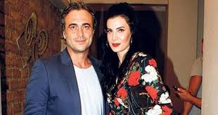 Bir dönemin en beğenilen modellerinden biri olan aysun kayac. Kutsi Ile Feyza Cipa Dan Evlilik Degil Ayrilik Haberi Geldi Son Dakika Magazin Haberleri