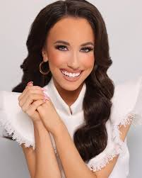 Miss Middle Tennessee, Marti Sullivan and her TriStar's, Olivia and Harper!