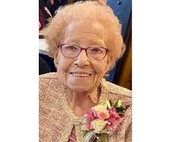 Edith Finley's Instagram, Twitter & Facebook