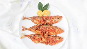 Beri air secukupnya lalu masak hingga mendidih, masukkan air asam atau air jeruk. Resep Ikan Kembung Balado Pedas Dan Gurih Yang Nikmat Lifestyle Fimela Com