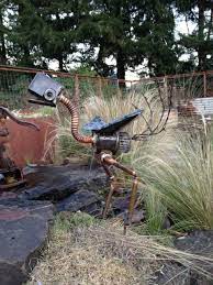 Scrap Metal Bird Garden Art 35 00 Via Etsy Metal Art Scrap Metal Art Metal Garden Art