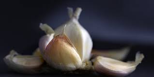 Bawang putih tunggal bukan untuk berzina dan jimat jimatan atau pesugihan atau tolak balak kufur, dukun dukunan dan syirik lainnya biasakan membaca yuk, disini sudah kami tulis caranya mulai dari awal promosi madu putih sampai tata cara penggunaan. 29 Manfaat Bawang Putih Tunggal Dan Hitam Untuk Kesehatan Pria Dan Wanita Diadona Id