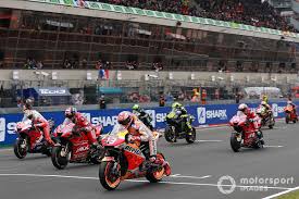 Horario, tv, dónde seguir y cómo ver online la carrera en losail te contamos la fecha, hora, dónde ver en directo por televisión y cómo seguir en vivo online. Tv Confira Os Horarios E Como Assistir A Motogp Em Le Mans