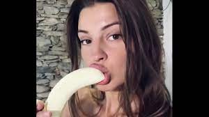 Banana deepthroat