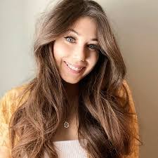 Sarah Fahey's Instagram, Twitter & Facebook