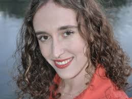 Larissa Cox's Instagram, Twitter & Facebook