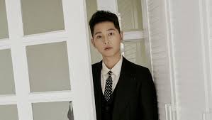 First look at song joong ki as a fierce lawyer in the upcoming tvn drama vincenzo. Song Joongki Spotted Filming For Drama Vincenzo Kpopmap Kpop Kdrama And Trend Stories Coverage