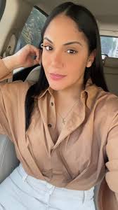 Adriana Areché (@AdrianaAreche)