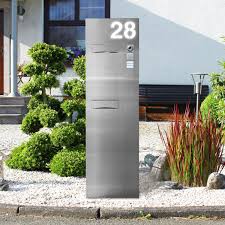 Design Led Edelstahl Briefkastensaule Beleuchtet Die Led Briefkastensaule Wird Aus Witterungsbestandigem Edelstahl Briefkastenanlage Briefkasten Hausnummern