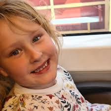 Lea Pearson's Instagram, Twitter & Facebook