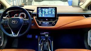 Interior room grows accordingly, but the back seat's still somewhat slight. O Novo Corolla Com O Interior Mais Bonito Do Brasil Youtube