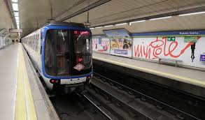 The metro with the most number of elevators. Regional Government Of Madrid Pays Tribute To Antonio Mingote By Theming Ruben Dario Underground Station Metro De Madrid