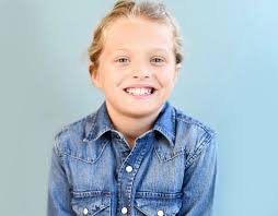 One if my favorite things about photography is meeting new people + hearing  their WHY. Why they need head shots, what led them down their career path,  where they want to go