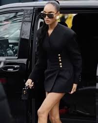 10 7 Mil Me Gusta 117 Comentarios Balmain Balmain En Instagram The Balmain Army Jourdandunn Arriving To The Balmai In 2020 Trendy Outfits Fashion Fab Fashion