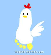 手形アートのにわとりデザイン例を紹介 手形足形どちらでもok 手形アート ぺったん にわとり デザイン 手形アート 幼稚園の工作