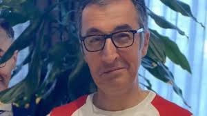 🏮Cem Özdemir: "Bir şeyler çok yanlış gidiyor..." Stuttgart'ın doğusundaki  Göppingen bölgesindeki Wangen'de düzenlenen bir operasyon sırasında 27  yaşında bir adam polis tarafından vurularak öldürüldü. Afgan adamın polise  bıçakla saldırdığı belirtildi ...