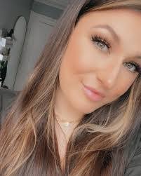 Brittanie Lynn's Instagram, Twitter & Facebook