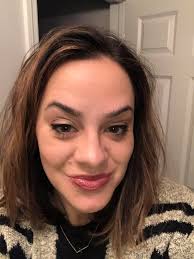 I know there are lots of people who get overwhelmed when it comes to makeup!