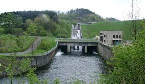 Sie dient der niedrigwasseraufhöhung, dem hochwasserschutz der wupper und der wasserkrafterzeugung. Online Hafenhandbuch Deutschland Die Wuppertalsperre