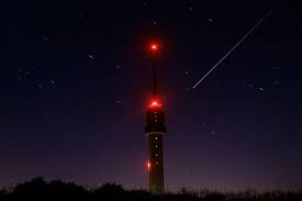 Uitleg bij de jaarlijkse meteoorzwermen meteoren zijn de lichtende sporen die zo nu en dan in een flits aan de sterrenhemel verschijnen. Uit Heel Het Land Meldingen Van Meteoor Echt Supergroot Binnenland Ad Nl