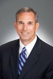 Lynn Bourdon's Instagram, Twitter & Facebook