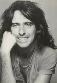 This man deserves to be remembered. He gave us so many laughs and his  singing voice was awesome.. I loved the man 😃 ❤