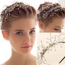 Whether you have pixie cut or bob, this article is full of tips, cute examples, and ideas on how to wear hair accessories in short hair and look gorgeous. Love It So Pretty Wedding Hair Accessories Wedding Hair Accessories Vintage Wedding Hairstyles With Veil