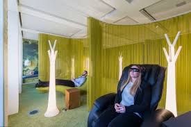 If you're like most people, your office doesn't have a designated room for napping. 63 Relax Power Nap Lounge Office Inspiration