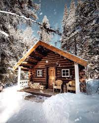 If you have to be stuck in a winter snow storm, wouldn't you rather be in a log home? 20 Best Small Log Cabin Ideas With Awesome Decoration Trenduhome Small Log Cabin Cabins And Cottages Log Cabin Homes