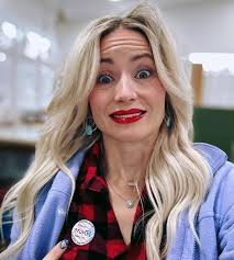 Hannie here! 👋 This is how I used to feel after voting vs. how I feel this  year. 😵‍💫 All jokes aside, though, I believe in America 🇺🇸 with all of  my