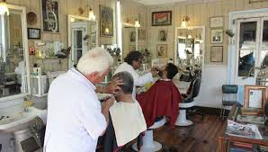 En estos años la profesión de peluquero sólo era ejercida por plebeyos. Dia Del Peluquero En Argentina Y El Mundo