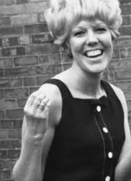 Couldn't believe Mandy last night putting comb in her mouth when cutting  Lydia's hair. I am a hairdresser and know you would never ever do that. I  think these actors who take