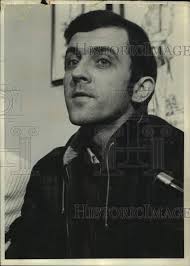 1971 Press Photo Reverend Neil McLaughlin at news conference in  Pennsylvania