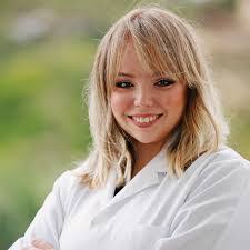 Heather Menzel's Instagram, Twitter & Facebook