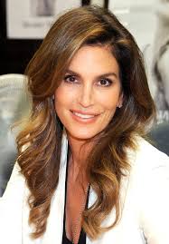 Even Cindy Crawford Admits Getting Older Isn T Fun There Are Times When It S Hard Beauty Cindy Crawford Makeup 90s Hairstyles
