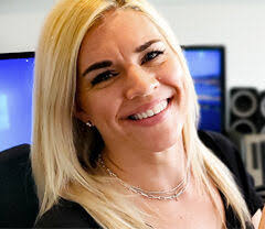 Erika Hinkle's Instagram, Twitter & Facebook