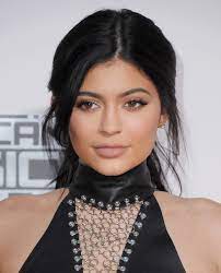 Kylie jenner puts her toned abs on display as she shops with tyga. Kylie Jenner S Long Awaited Lip Kit Is Here Updated Fashionista