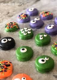 Make the fall season spooktacular with oreo halloween cookies. Halloween Dipped Oreos Recipe Cupcake Diaries