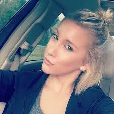 Savannah Chrisley Messy Half Top Knot Hair Today Work Hairstyles Hair