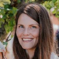 10+ "Larissa Le" profiles