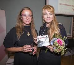Martina formanová, the wife of the famous czech director miloš forman, was recently in prague to launch an audio version of her novel, called případ pavlína, or case… Galerie Martina Formanova Ukazala Sexy Fotky Foto 4 Ahaonline Cz