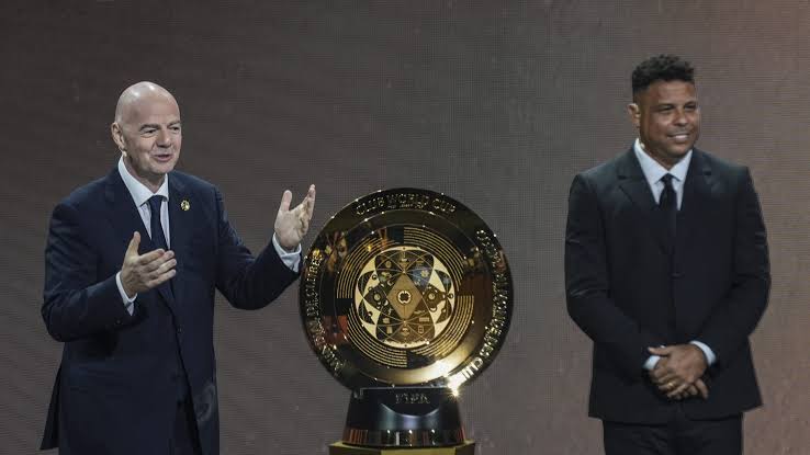 Infantino confirmó que esperan un duelo entre América y LAFC en reemplazo  de León para el Mundial e Clubes - La Opinión